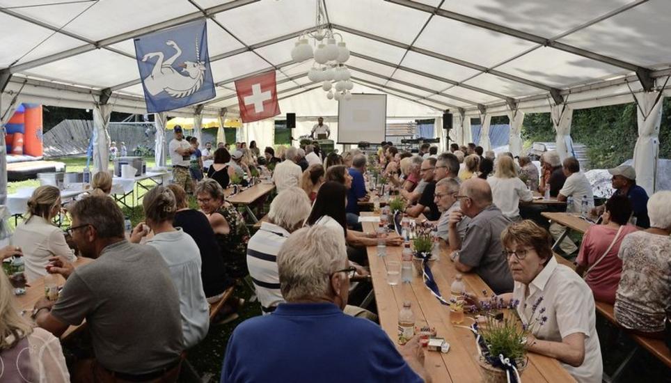 83 Einwohnende liessen die letzte Huemliker Gemeindeversammlung zum Fest «verkommen». Bild: ajo