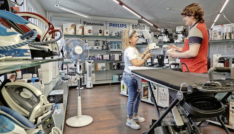 Persönliche Beratung auf der Basis von Fachwissen und Erfahrung: Das bieten die Verkäuferinnen und Verkäufer von Iseli + Albrecht. Bilder ZVG