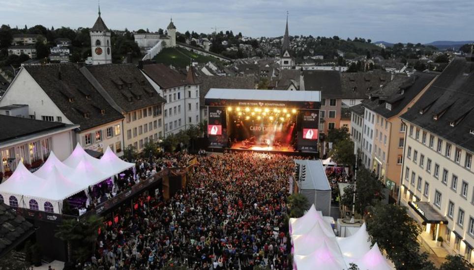 «Stars in Town» 2019: Rund 6000 Menschen fanden sich jeweils pro Festivalabend auf dem Herrenacker ein. Archivbild: Selwyn Hoffmann