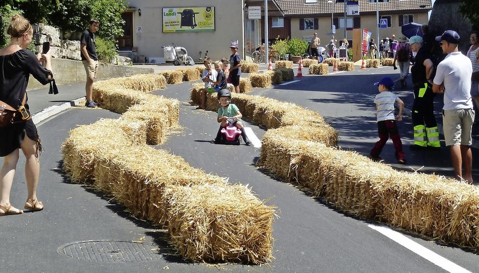 Den absoluten Höhepunkt für die Kinder bildete das Strassenrennen in Wagenhausen. Bild: Ursula Junker