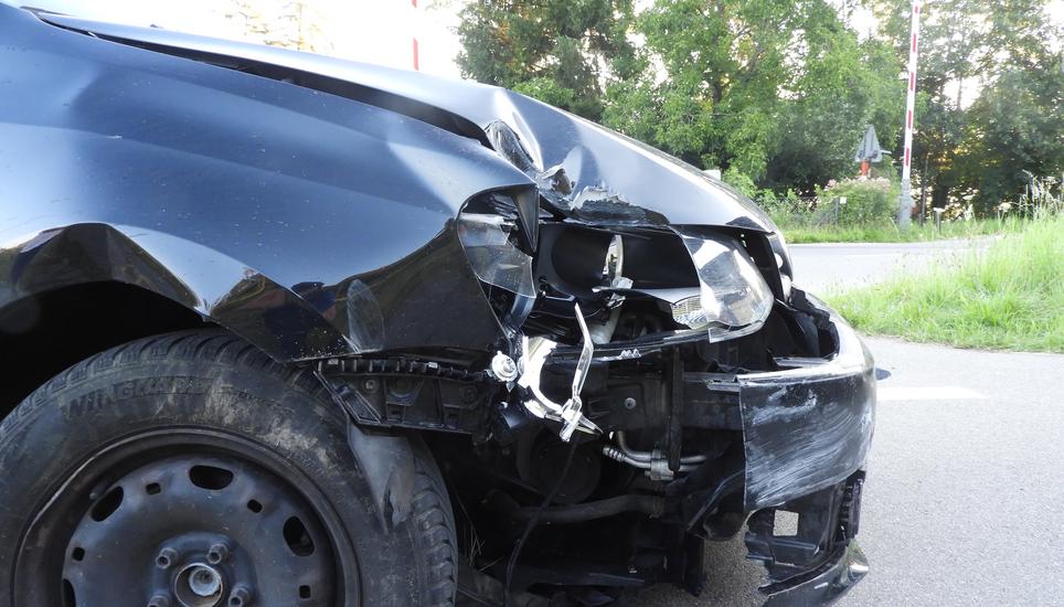 Der Sachschaden am Auto des betrunkenen Mannes liegt bei mehreren Tausend Franken. Bilder: Kapo TG
