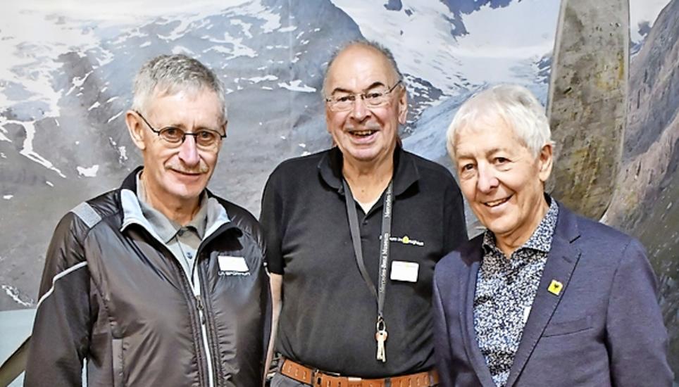 Jürg Krebser (m.) mit Fritz Teuscher (l.) und Roland Frutiger. Bild: cme