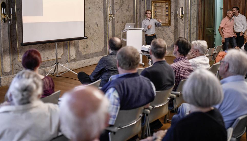 Am Montagabend trafen sich die Freischaffenden der Schaffhauser Nachrichten im Zunftsaal zun Kaufleuten. Bild: Melanie Duchene