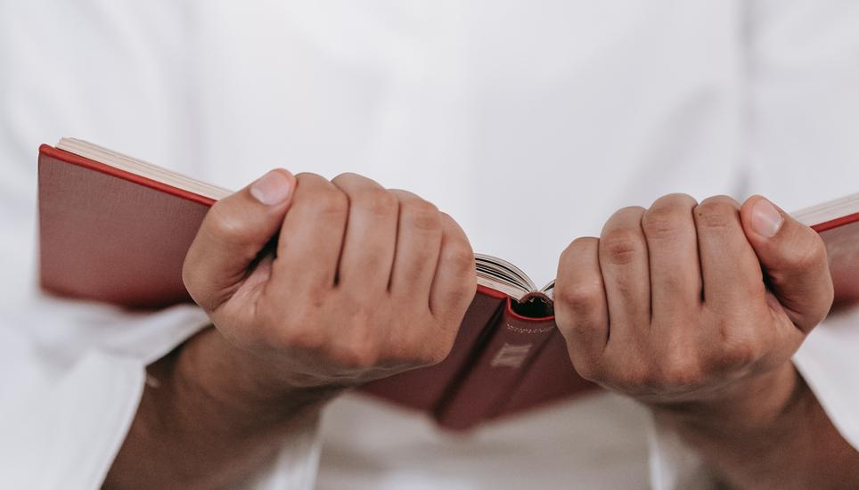 Kinder und Jugendliche sollen sich mit den Traditionen ihrer Herkunft beschäftigen können. Bild: Pexels