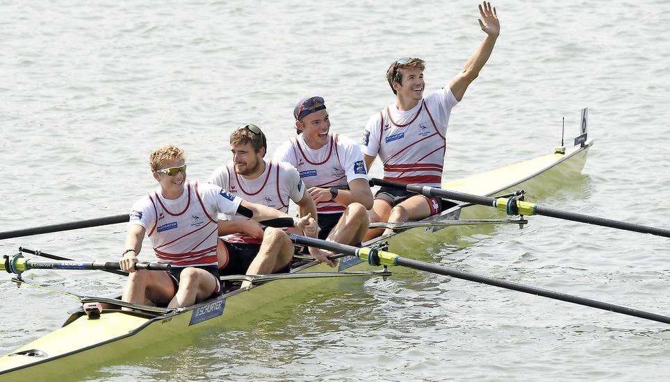 Auf Wiedersehen: Markus Kessler (winkend) beendet seine internationale Ruderkarriere. Bild: zVg/Swiss Rowing