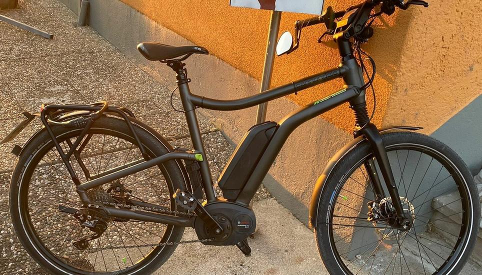 Am Unfallvelo entstand Sachschaden. Bild: SHPol