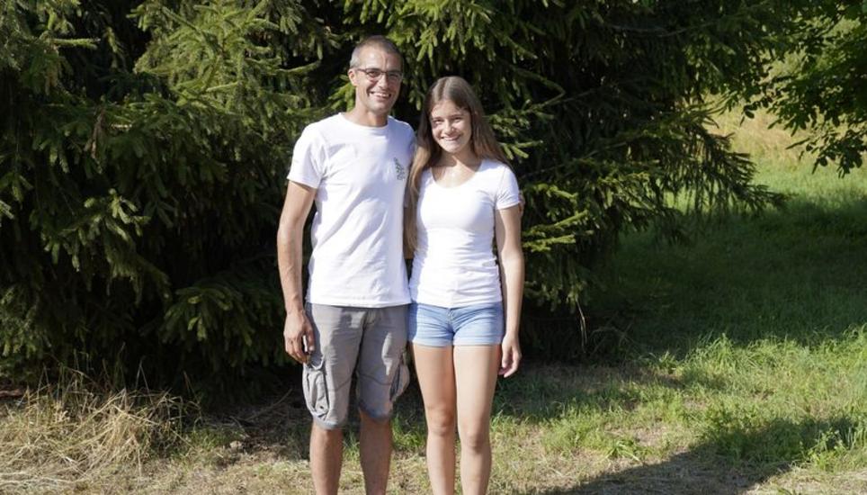 Zunächst war Vater Ivo Tognella skeptisch – dann aber unterstützte er Chiara in ihrem Wunsch, den Schwingsport zu erlernen. Bild: Tobais Bolli