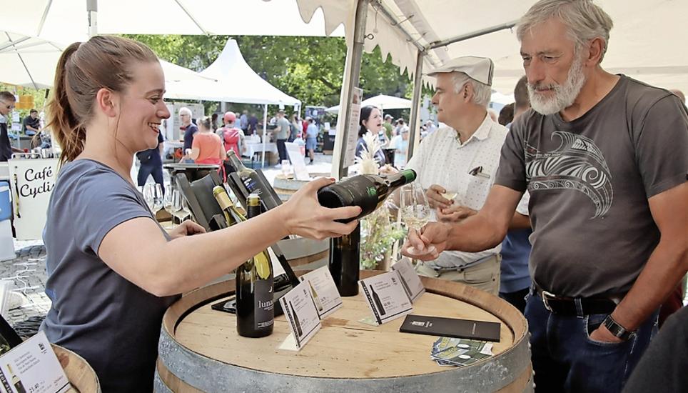 Die sehr beliebte Degustation der Weine mit vier Linien. Bild: Roland Müller
