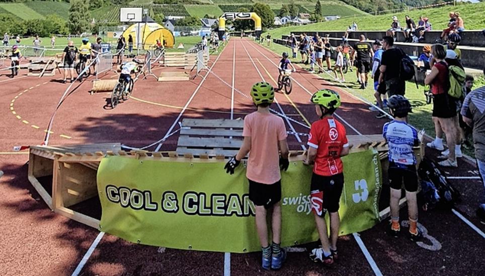 Tolle Stimmung und bestes Wetter auf dem Wilchinger Sportplatz Betten. Bild: pd