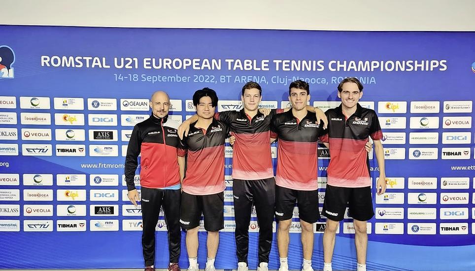 Die Schweizer Delegation in Rumänien mit (v. l.): Coach Pedro Pelz, Pedro Osiro, Barish Moullet, Elias Hardmeier und Mauro Schärrer. Bild: zVg