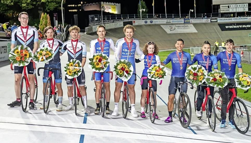 Selina Witzig (vierte von r.) holte SM-Gold im Teamsprint auf der Radrennbahn in Oerlikon. PD-Bild: Peter Mettler