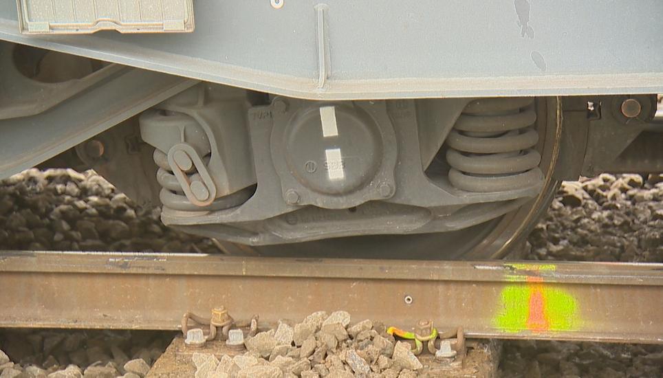 Auf der Strecke finden aktuell Bauarbeiten statt. Die Entgleisung sollte aber keine Auswirkungen auf das Enddatum der Baustelle am 3. Dezember haben.