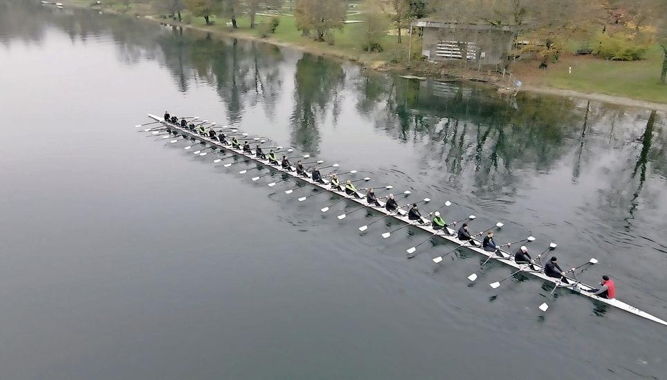 Ein besonderes Spektakel auf dem Rhein mit dem längsten Rennboot der Welt. Bild: zVg/Fortuna Production