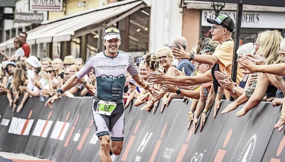 Der Neuhauser Triathlet Sami Götz startet in einen neuen Abschnitt seiner Sportkarriere. Bild: zVg/Sportograf