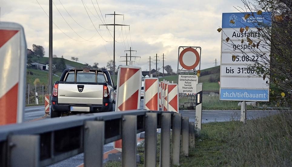 Die Ausfahrten an der Schaffhauserstrasse sind gesperrt. Bild: Alexander Joho