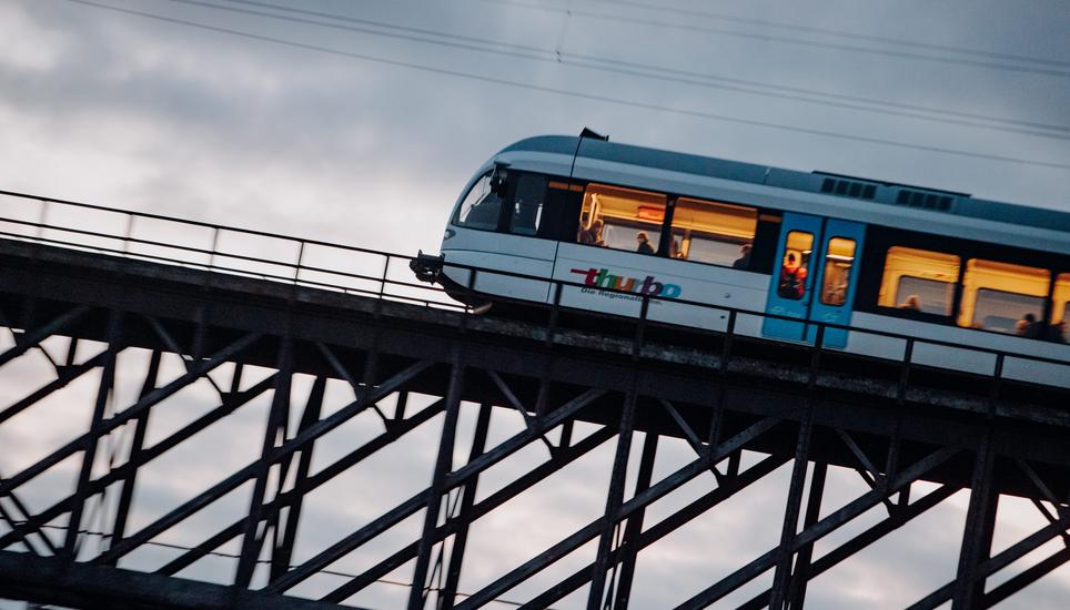 An einigen Haltestellen des öffentlichen Verkehrs auf Schaffhauser Boden muss nachgebessert werden. Die Barrierenfreiheit ist noch nicht überall erreicht. Symbolbild: Roberta Fele