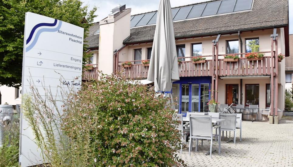 Beim Alterswohnheim Flaachtal in Flaach bleibt vieles beim Alten – vorerst. Bild: Alexander Joho