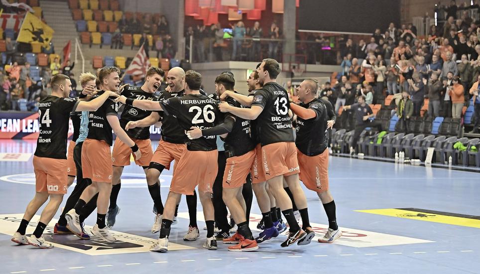 Die Kadetten gewannen das äusserst knappe Spiel mit 26:25 Punkten.