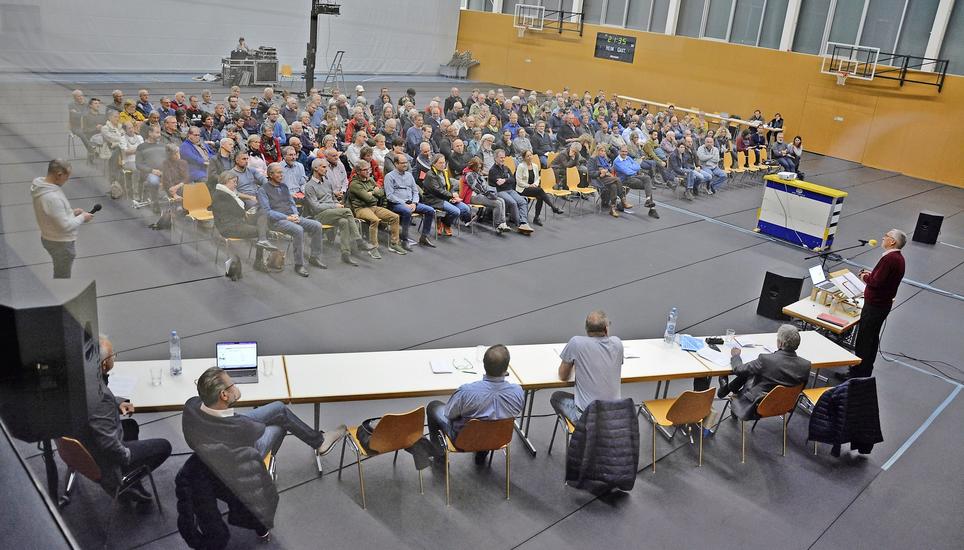 Premiere: die erste Budget-Gemeindeversammlung der fusionierten Gemeinde Andelfingen. Bild: Alexander Joho