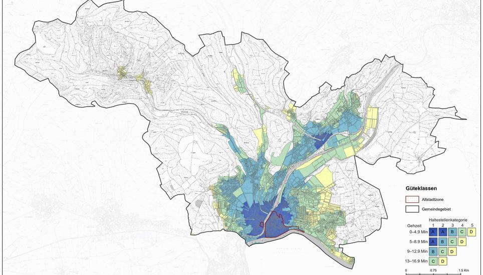 Um die maximal zulässige Anzahl Parkplätze zu bestimmen, soll das Stadtgebiet in sogenannte ÖV-Güteklassen eingeteilt werden. Je besser die Erreichbarkeit einer Bushaltestelle, desto weniger Parkplätze wären bei Neubauten und Sanierungen erlaubt. Illustration zVg/Stadt Schaffhausen