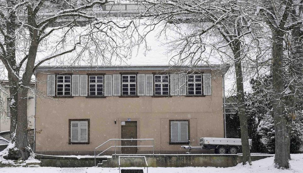 Je reduzierter die Farben im Winter sind, desto mehr kommen bunte Hausfassaden zum Ausdruck. Bild: Jeannette Vogel