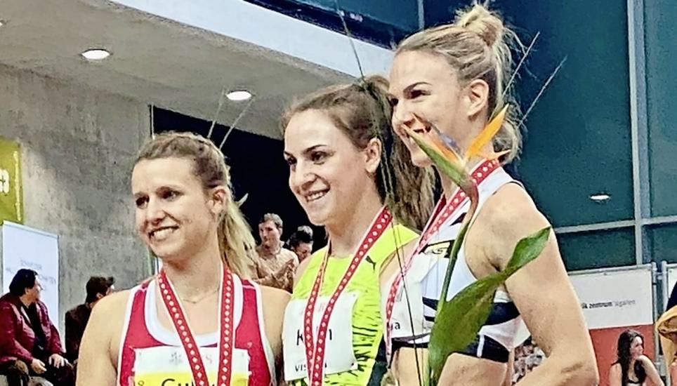 Mehrkämpferin Lydia Boll auf dem Bronzeplatz (rechts) neben Annik Kälin und Daniela Gubler.