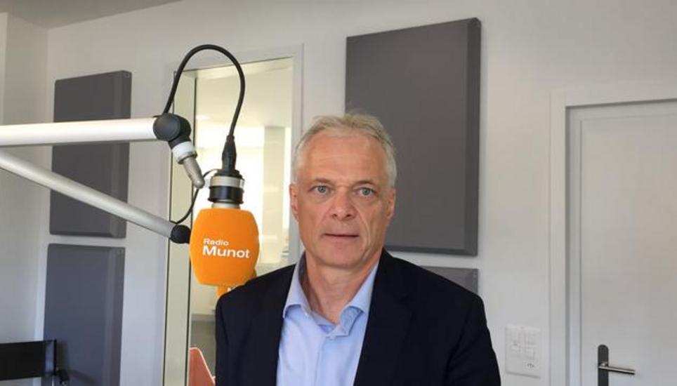 Im Interview mit Radio Munot sagt Thomas Minder, der Bundesrat habe das Problem mit den Entscheiden vergrössert. Bild: Radio Munot