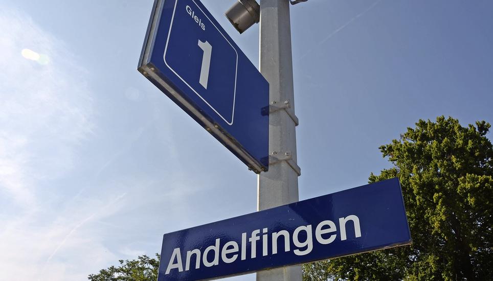 Keine Bahnnetz-Erweiterung nötig: Für den Zürcher Regierungsrat verfügt das Weinland über genügend Geleise. Bild: Alexander Joho