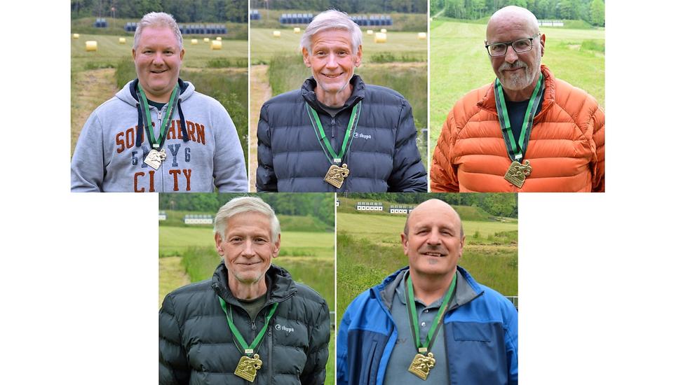 Fünf auf einen Streich. Die Sieger der Schaffhauser Kantonalmeisterschaften der Gewehrschützen (von oben links): Roger Schnetzler, Lorenz Meier, Hans Peter Schwenk, (von unten links) Lorenz Meier und Peter Steiger. Bilder: Markus Stanger