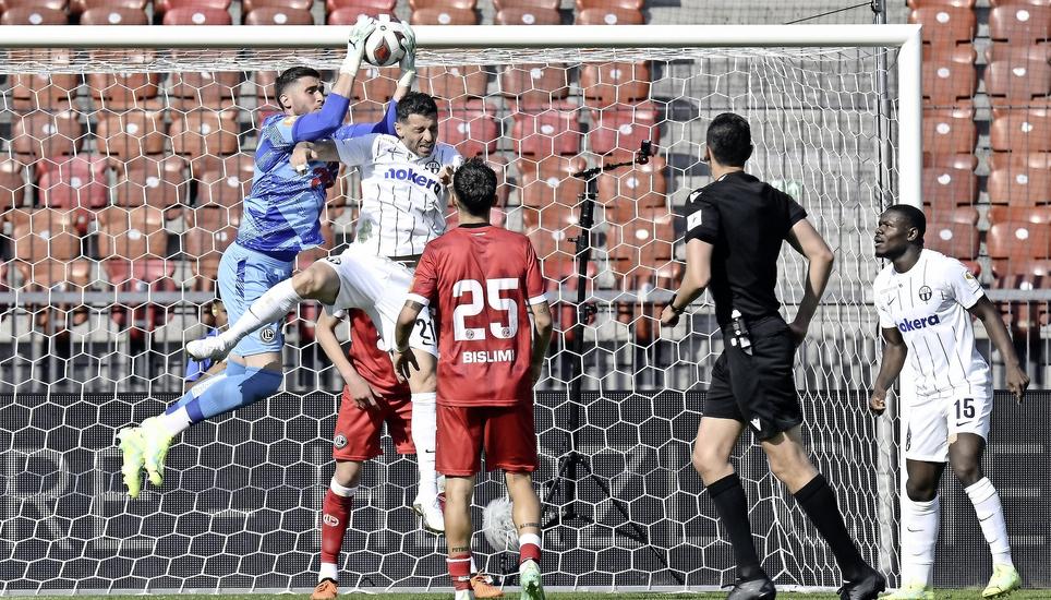 Feste Grösse bei Lugano: Keeper Amir Saipi (links). Bild: Key