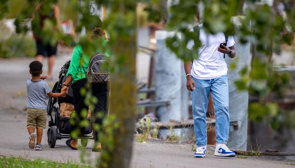 Geflüchtete Menschen berichten von Spionage und Erpressungen. Bild: Raphael Rohner