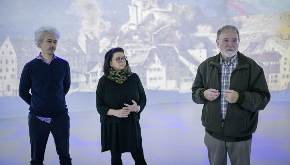 Devon Miles (links), Corinna Rausch und Hanspeter Weder sprechen über die neue Show «Das historische Schaffhausen». Bild: Melanie Duchene