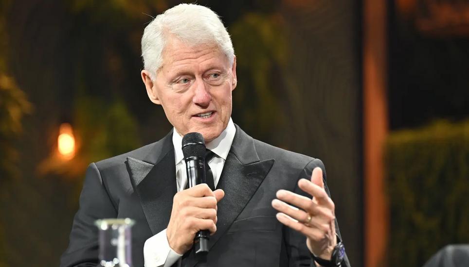 Locker aufgelegt: Der 42. US-Präsident Bill Clinton am «Prix Suisse» in Bern. Bild: Sandra Blaser