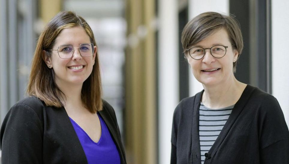 Portrait von Katrin Bernath, rechts, und Deborah Isliker, am Freitag, 09. Februar, 2024 (Melanie Duchene / Schaffhauser Nachrichten)