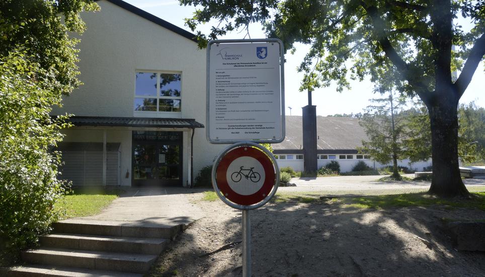 Bis Ende des Schuljahres 2024/25 wird noch an der Primarschule in Humlikon unterrichtet (Aufnahme von September 2023). Bild: Alexander Joho