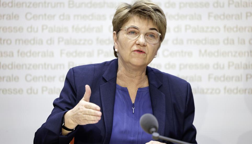 Die Verteidigungsministerin Viola Amherd tritt nach sechs Jahren in der Landesregierung zurück. Bild: Keystone / Peter Klaunzer