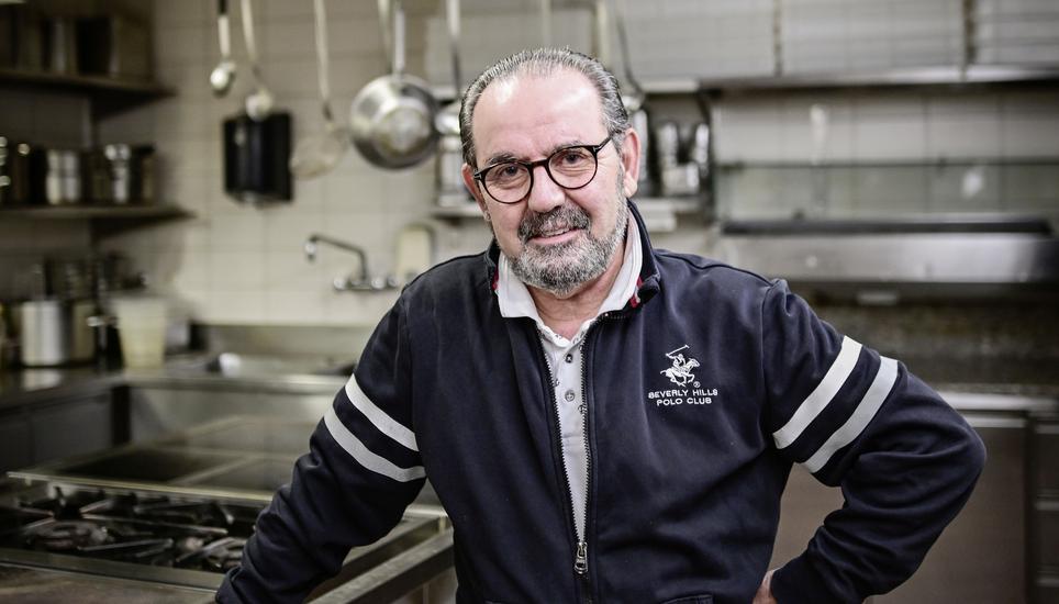 Pino Casorelli in seinem ehemaligens Restaurant Little italy dass nun, nach seiner Pensionierung, in neue Hï¿ï¾¤nde kommt,, am Montag, 13. Januar 2025. (Melanie Duchene / Schaffhauser Nachricht