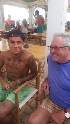 Auch Philippe Coutinho liess sich Zeit für ein Foto.