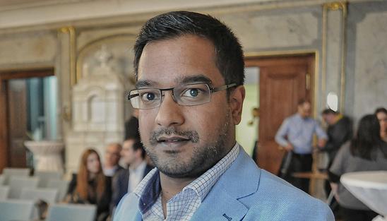 Portrait-Bild von Lorenz Peyer