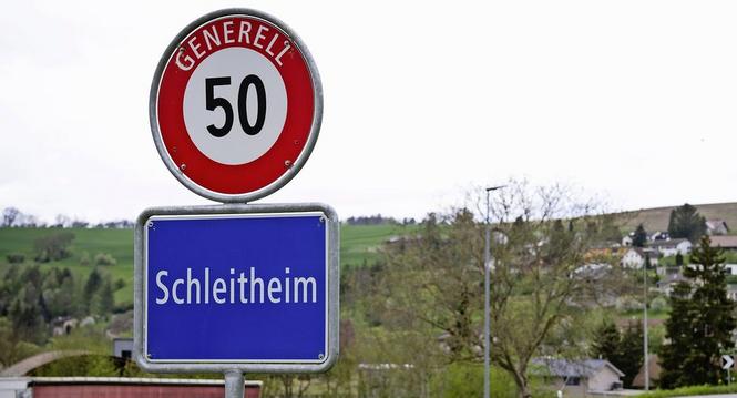 Ortsschild am Eingang von Schleitheim, fotografiert am Montag, 15. April 2024 in Schleitheim (Lea Biedermann / Schaffhauser Nachrichten)