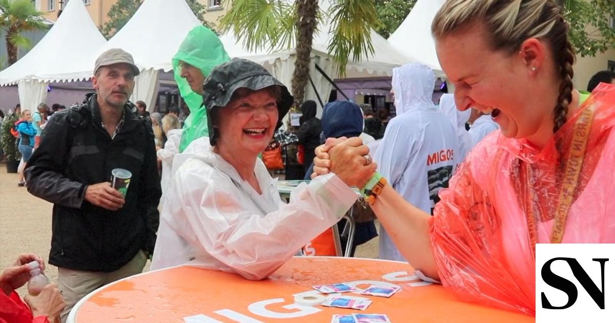 Frauen armdrücken Armdrücken gegen